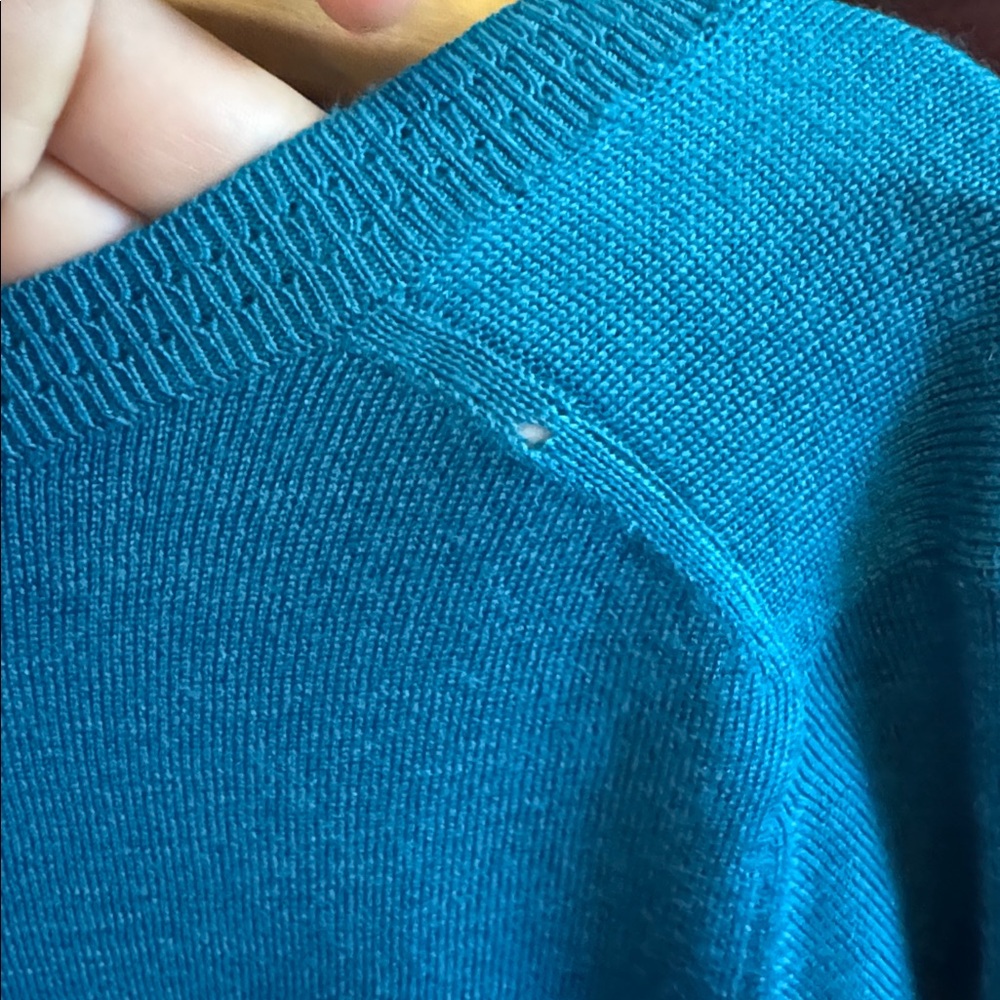 Banana Republic Teal V-Neck 100% Merino Wool Casual Sweater - Women's Medium - Picture 9 of 9